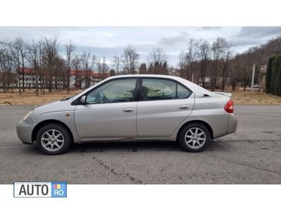 Gri Utilizat 2001 Toyota Prius Hatchback | 2.490 EUR