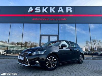 Second-hand Lexus CT200h Dynamic Line 136 CP (100 kW) 2019 Negru Berlinǎ
