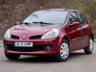 Second-hand Renault Clio III Authentique 75 CP (55 kW) 2007 Culoarerosu