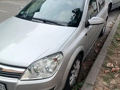 Utilizat 2009 Opel Astra Hatchback | 3.000 EUR (Puțin scump)