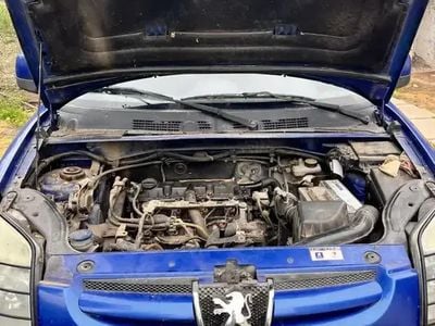 Albastru Utilizat 2005 Peugeot Partner Monovolum | 2.400 EUR