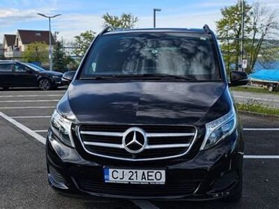 Mercedes V220