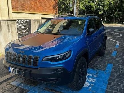 Second-hand Jeep Cherokee Trailhawk 272 CP (200 kW) 2019 Culoarealbastru SUV