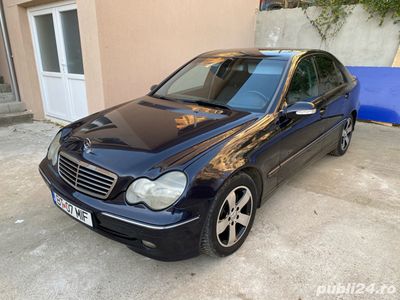 second-hand Mercedes C220 CDI Avantgarde W203 cutie automată 2004