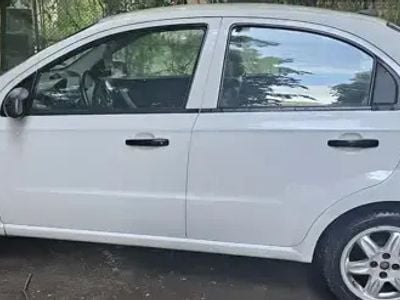 Alb Utilizat 2011 Chevrolet Aveo Berlinǎ | 2.200 EUR