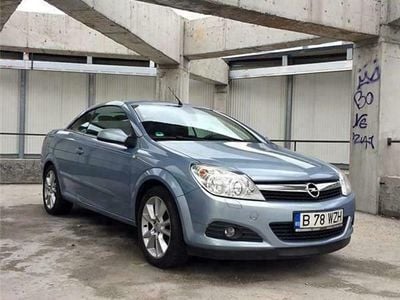 Second-hand Opel Astra Cabriolet 140 CP (102 kW) 2007 Albastru Cabrio