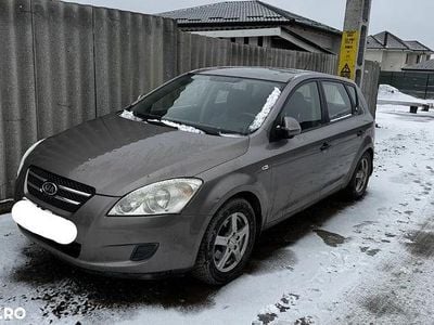 Second-hand Kia Ceed 109 CP (80 kW) 2007 Culoaremaro Hatchback
