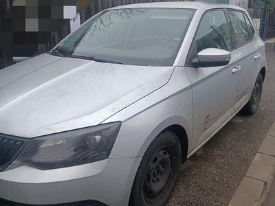 Culoareargint Utilizat 2015 Skoda Fabia Active | 6.100 EUR (Scump)