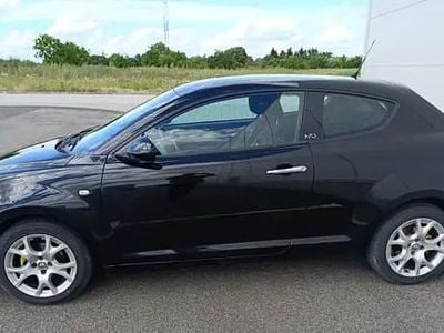 Second-hand Alfa Romeo MiTo 78 CP (57 kW) 2010 Negru Hatchback