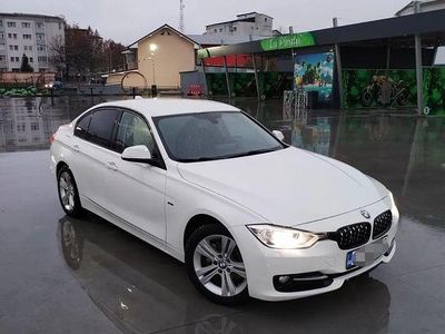 Second-hand BMW 316 Sport Line 116 CP (85 kW) 2015 Culoarealb Berlinǎ