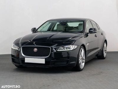 Albastru Utilizat 2016 Jaguar XE Prestige Berlinǎ | 13.850 EUR (Puțin scump)