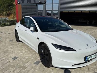 Culoarealb Utilizat 2024 Tesla Model 3 Berlinǎ | 33.250 EUR (Preț OK)