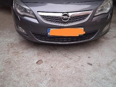 Second-hand Opel Astra 147 CP (108 kW) 2011 Negru Berlinǎ