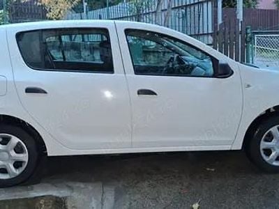 Alb Utilizat 2013 Dacia Sandero Hatchback | 3.700 EUR (Preț OK)