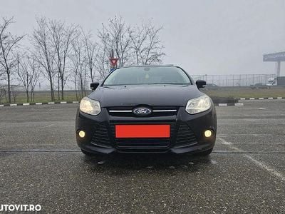 Second-hand Ford Focus Trend 125 CP (91 kW) 2012 Culoarenegru Berlinǎ