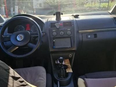 Second-hand VW Touran 2005 Monovolum
