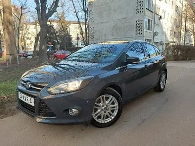 Second-hand Ford Focus Titanium 150 CP (110 kW) 2012 Gri Hatchback