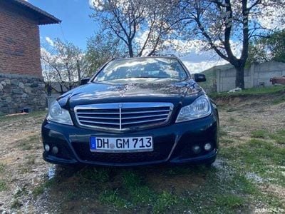 second-hand Mercedes C220 