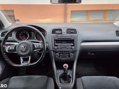 Second-hand VW Golf VI Highline 122 CP (89 kW) 2011 Culoarerosu Hatchback