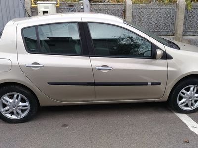 Bej Utilizat 2008 Renault Clio III Hatchback | 3.500 EUR
