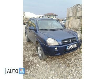 Second-hand Hyundai Tucson 131 CP (96 kW) 2005 Albastru SUV