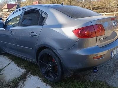Utilizat 2004 Mazda 3 Berlinǎ | 2.000 EUR