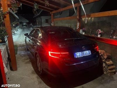 Culoarenegru Utilizat 2017 Skoda Superb Active Berlinǎ | 9.950 EUR (Preț OK)