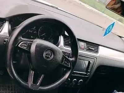 Utilizat 2014 Skoda Rapid Berlinǎ | 4.000 EUR (Scump)