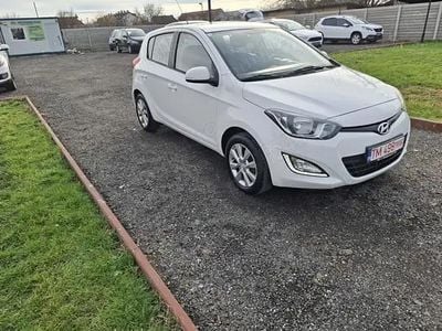 Alb Utilizat 2013 Hyundai i20 Hatchback | 4.000 EUR (Preț OK)