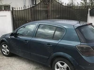Second-hand Opel Astra 101 CP (74 kW) 2008 Verde Berlinǎ