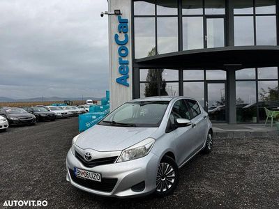 Culoareargint Second-hand 2012 Toyota Yaris Hatchback | 3.490 EUR (Scump)