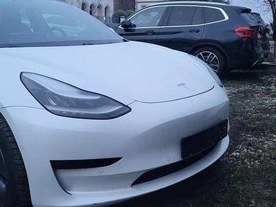 Culoarealb Second-hand 2020 Tesla Model 3 Berlinǎ | 20.870 EUR (Preț bun)