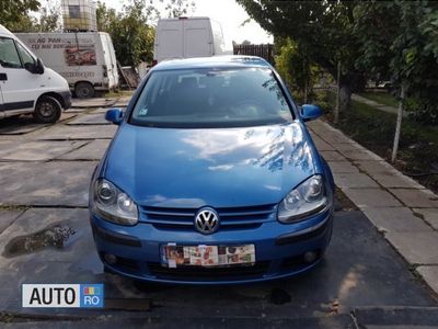 second-hand VW Golf V 2000