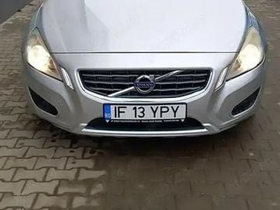 Second-hand Volvo V60 112 CP (82 kW) 2012 Gri Break