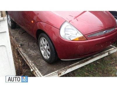 Rosu Utilizat 2000 Ford Ka Hatchback | 650 EUR