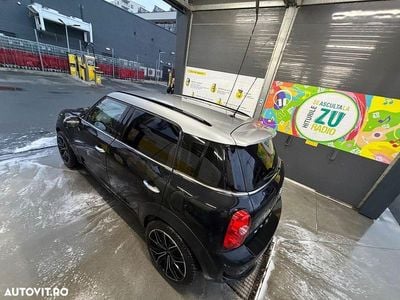 Culoarenegru Second-hand 2015 Mini Countryman SUV | 9.999 EUR