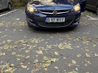 Culoarealbastru Utilizat 2013 Opel Astra Active Break | 4.550 EUR (Preț OK)