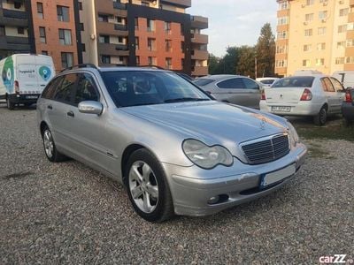 Second-hand Mercedes C200 114 CP (83 kW) 2001 Argintiu Break