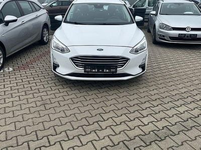 Second-hand Ford Focus Cool & Connect 129 CP (94 kW) 2019 Culoarealb Break