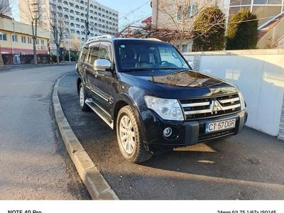 Second-hand Mitsubishi Pajero 200 CP (147 kW) 2010 Culoarenegru SUV