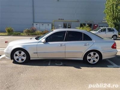 Second-hand Mercedes E320 200 CP (147 kW) 2005 Argintiu Berlinǎ