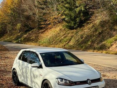 Second-hand VW Golf VII GTI 230 CP (169 kW) 2016 Hatchback