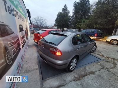 Gri Utilizat 2004 Seat Leon Berlinǎ | 1.499 EUR