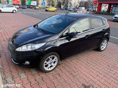 Second-hand Ford Fiesta Titanium 95 CP (69 kW) 2013 Culoarenegru Hatchback