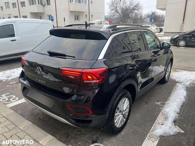 Second-hand VW T-Roc Life 150 CP (110 kW) 2023 Culoarenegru SUV