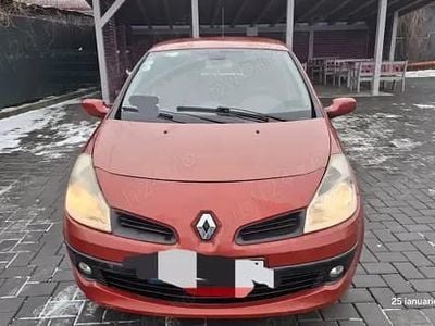 Rosu Second-hand 2007 Renault Clio III Hatchback | 1.200 EUR