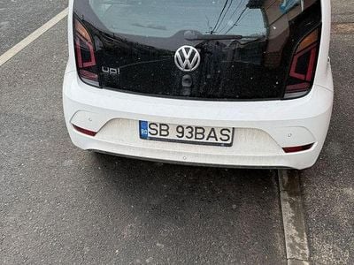 Second-hand VW up! 90 CP (66 kW) 2018 Culoarealb Hatchback