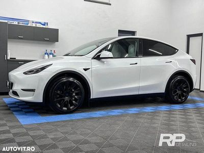 Second-hand Tesla Model Y 378 kW (514 CP) 2021 Culoarealb SUV