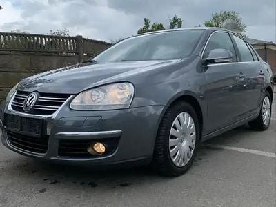 Second-hand VW Jetta 102 CP (75 kW) 2009 Gri Berlinǎ