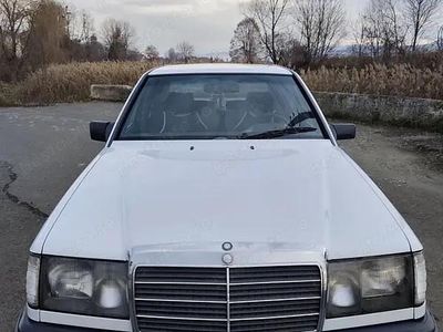 Second-hand Mercedes 200 75 CP (55 kW) 1988 Berlinǎ